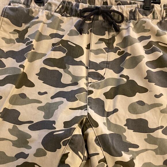 Divided (H&M) Mens Camouflage Print Cotton Joggers. Size 32. - Picture 5 of 10